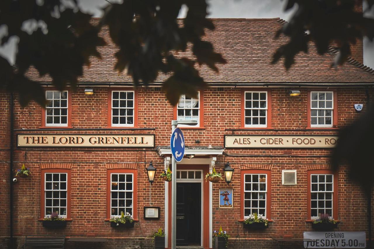 メイデンヘッド The Lord Grenfell Bed & Breakfast エクステリア 写真 The Lord Grenville